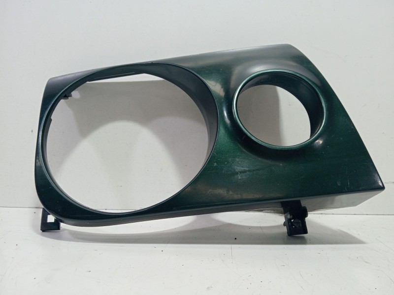 Recambio de moldura bajo faro derecho para nissan terrano ii (r20) 2.7 tdi 4wd referencia OEM IAM   