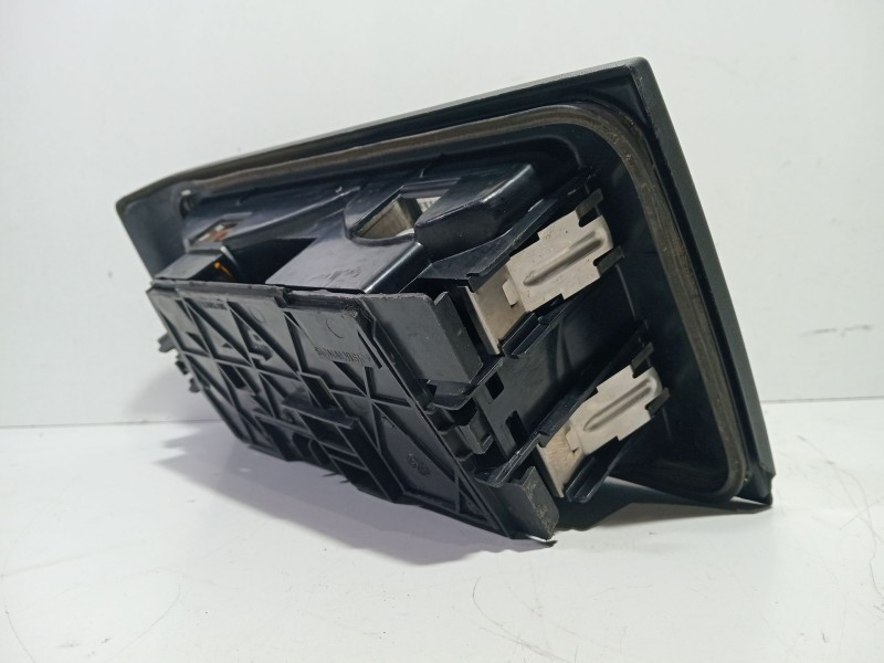 Recambio de piloto trasero derecho para renault 9 (l42_) 1.4 (l422, l42c) referencia OEM IAM 7700773354   Recambio de piloto trasero derecho para renault 9 (l42_) 1.4 (l422, l42c) referencia OEM IAM 7700773354