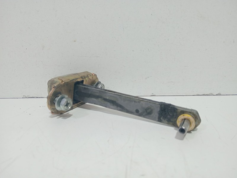 Recambio de retenida de puerta para nissan terrano ii (r20) 2.7 tdi 4wd referencia OEM IAM TERRANOII(R20)2.7TDi4WD1996-2007  