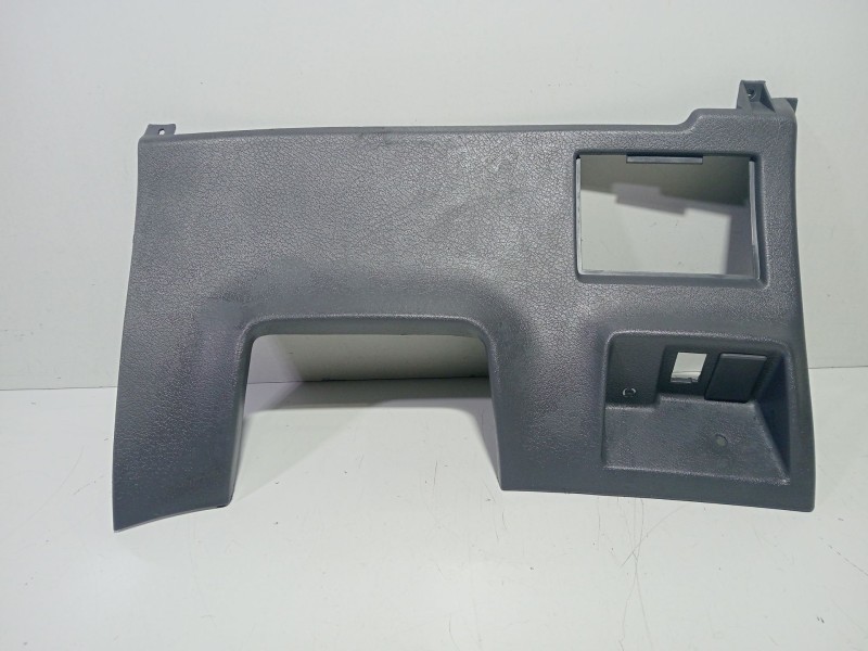 Recambio de moldura para nissan terrano ii (r20) 2.7 tdi 4wd referencia OEM IAM 681060F000  