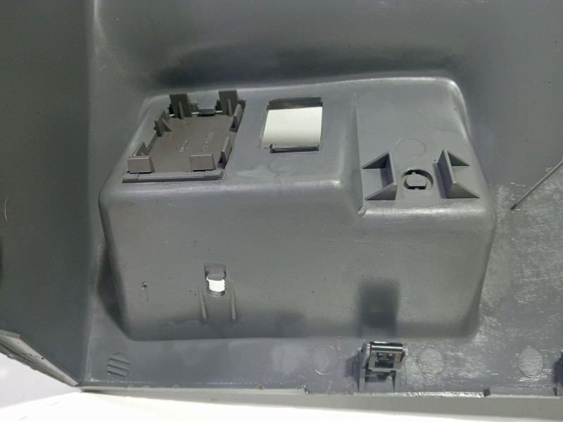 Recambio de moldura para nissan terrano ii (r20) 2.7 tdi 4wd referencia OEM IAM 681060F000  