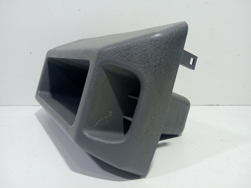 Recambio de moldura para nissan terrano ii (r20) 2.7 tdi 4wd referencia OEM IAM 684750F000  