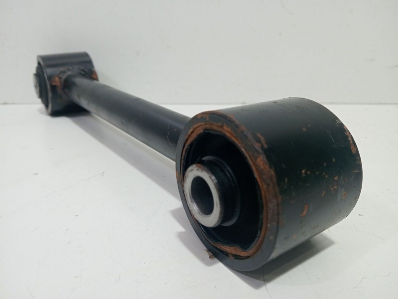 Recambio de tirante trasero derecho para nissan terrano ii (r20) 2.7 tdi 4wd referencia OEM IAM   