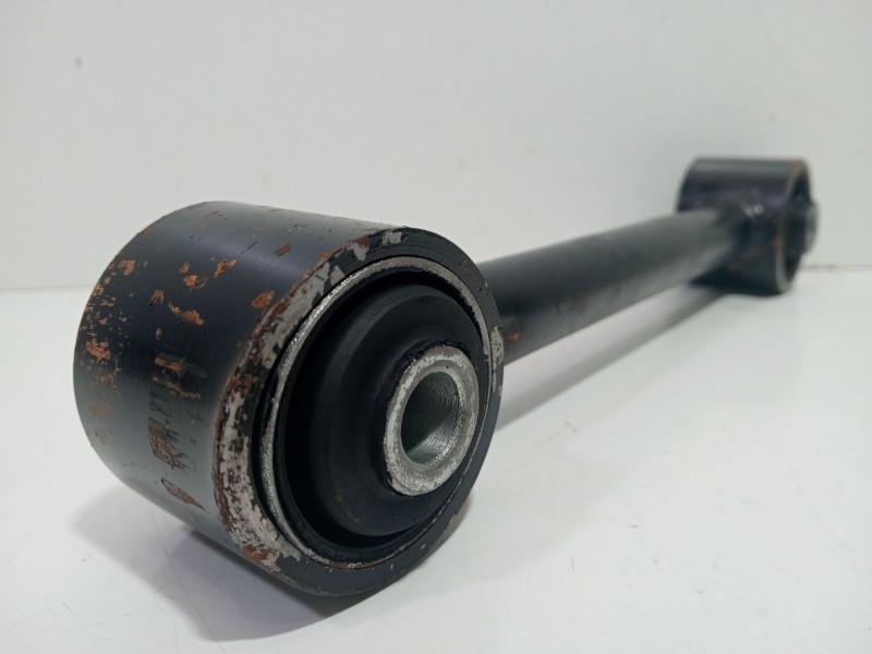 Recambio de tirante trasero derecho para nissan terrano ii (r20) 2.7 tdi 4wd referencia OEM IAM   