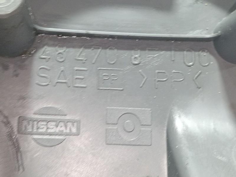 Recambio de moldura para nissan terrano ii (r20) 2.7 tdi 4wd referencia OEM IAM 484708F100  