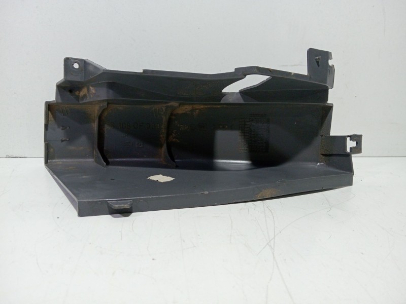 Recambio de moldura para nissan terrano ii (r20) 2.7 tdi 4wd referencia OEM IAM 681080F000  