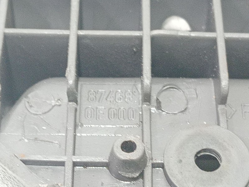 Recambio de moldura para nissan terrano ii (r20) 2.7 tdi 4wd referencia OEM IAM 874680F000  