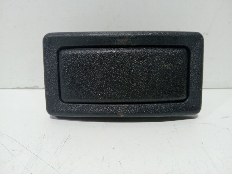 Recambio de cenicero para nissan terrano ii (r20) 2.7 tdi 4wd referencia OEM IAM TERRANOII(R20)2.7TDi4WD1996-2007  