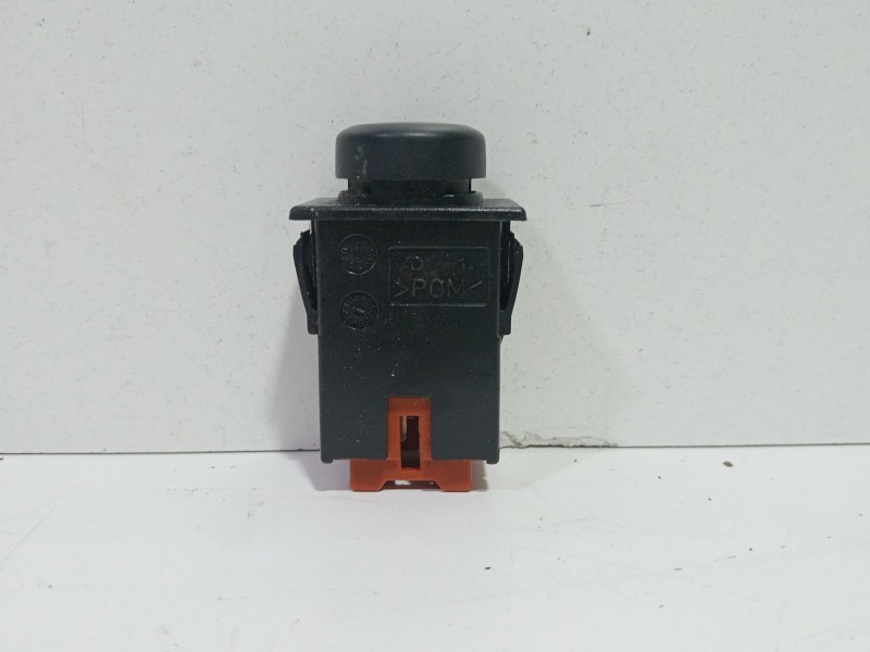Recambio de interruptor para nissan terrano ii (r20) 2.7 tdi 4wd referencia OEM IAM TERRANOII(R20)2.7TDi4WD1996-2007  