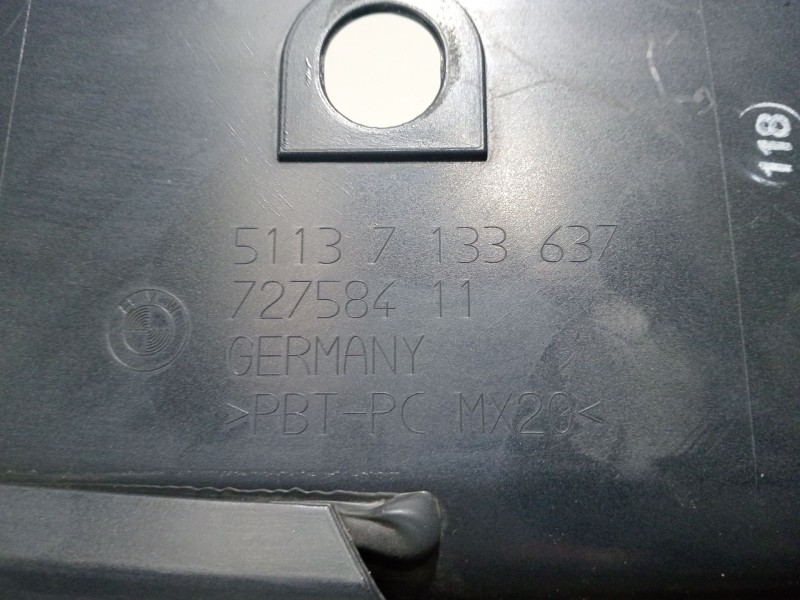 Recambio de molduras traseras para bmw 7 (e65, e66, e67) 745 d referencia OEM IAM 5137133637  