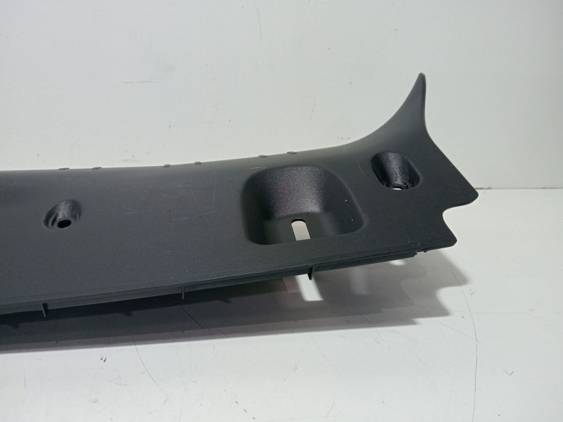 Recambio de moldura para bmw 7 (e65, e66, e67) 745 d referencia OEM IAM 51478223560  