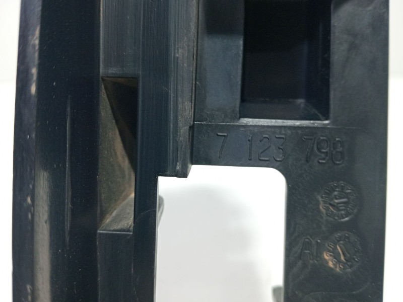 Recambio de molduras traseras para bmw 7 (e65, e66, e67) 745 d referencia OEM IAM 7123798  