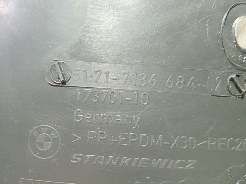 Recambio de moldura para bmw 7 (e65, e66, e67) 745 d referencia OEM IAM 17370110  