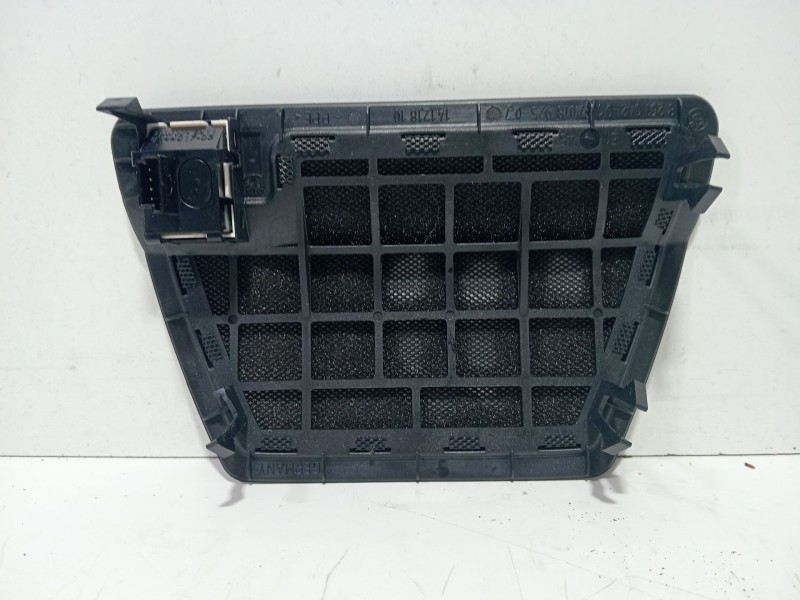 Recambio de moldura para bmw 7 (e65, e66, e67) 745 d referencia OEM IAM 826104207  