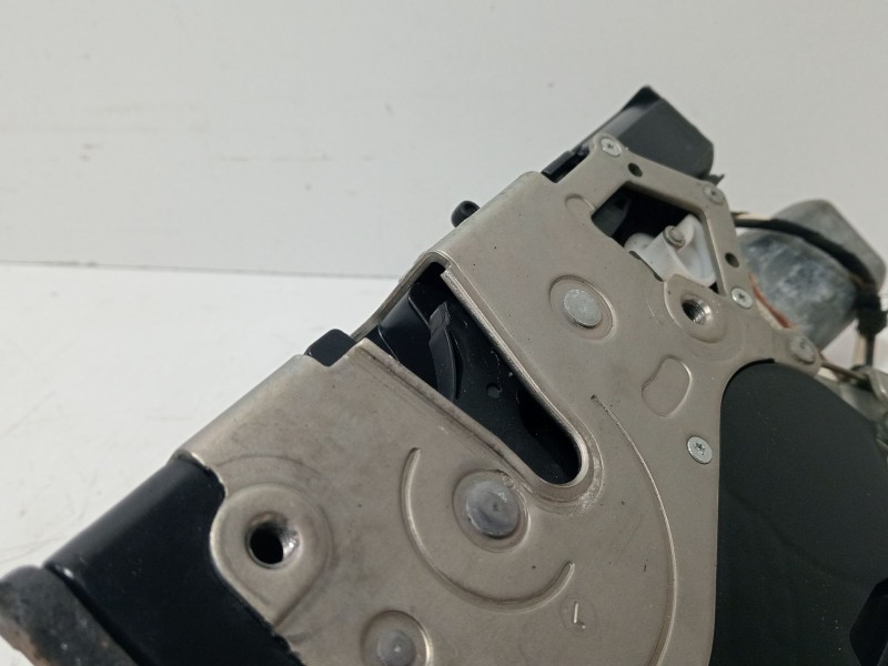 Recambio de cerradura puerta trasera izquierda para bmw 7 (e65, e66, e67) 745 d referencia OEM IAM 7202137  