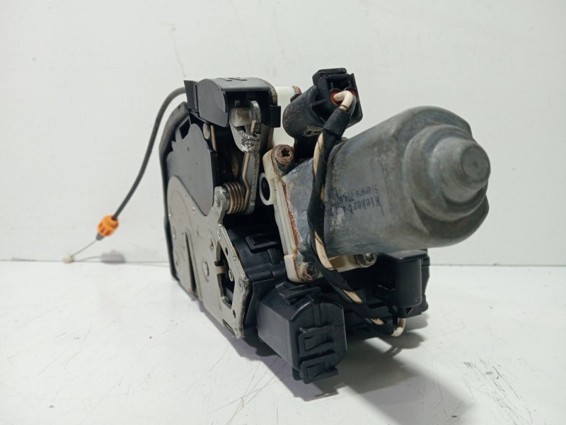 Recambio de cerradura puerta trasera derecha para bmw 7 (e65, e66, e67) 745 d referencia OEM IAM 06657635  