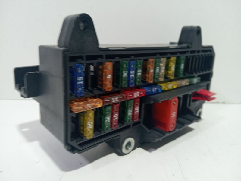 Recambio de caja reles / fusibles para bmw 7 (e65, e66, e67) 745 d referencia OEM IAM 7(E65E66E67)745d2005-2008  