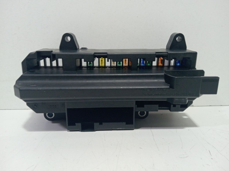 Recambio de caja reles / fusibles para bmw 7 (e65, e66, e67) 745 d referencia OEM IAM 7(E65E66E67)745d2005-2008  