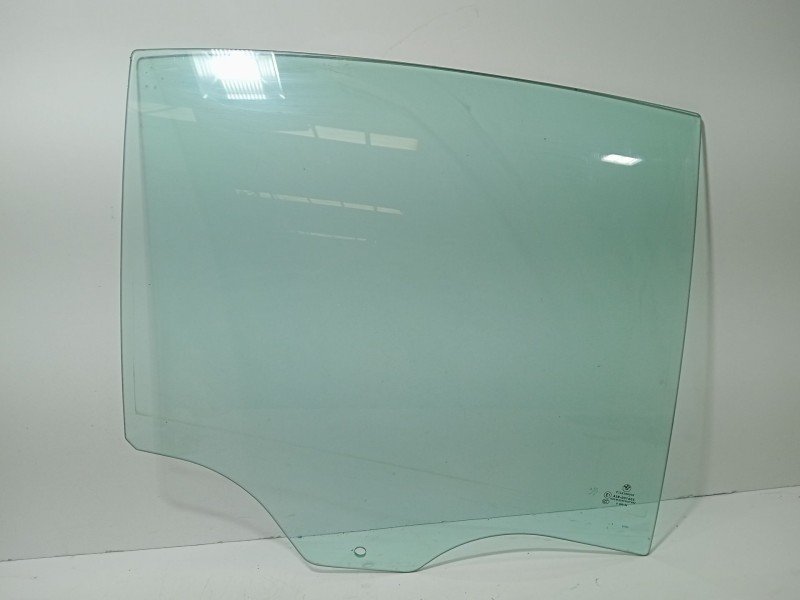 Recambio de luna trasera derecha para bmw 7 (e65, e66, e67) 745 d referencia OEM IAM 7(E65E66E67)745d2005-2008  