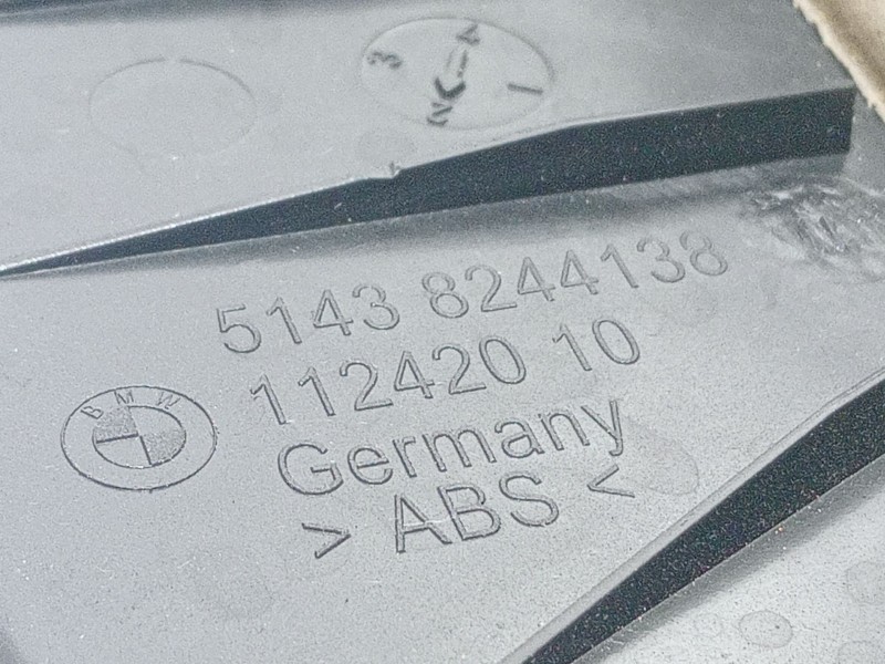 Recambio de moldura para bmw 7 (e65, e66, e67) 745 d referencia OEM IAM 51438244138  