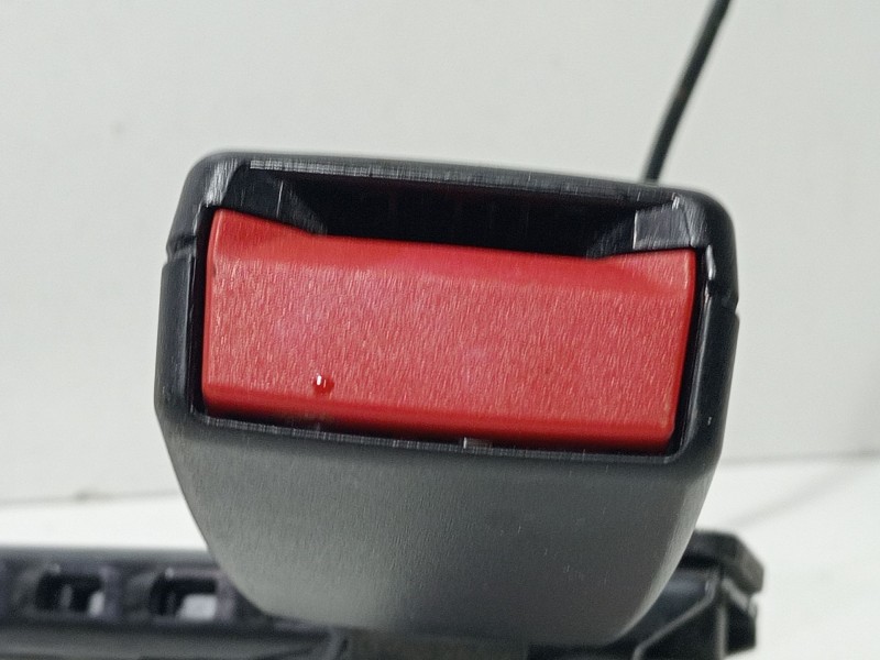 Recambio de anclaje cinturon trasero izquierdo para bmw 7 (e65, e66, e67) 745 d referencia OEM IAM 9117207  