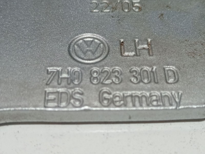 Recambio de bisagra de capot para volkswagen transporter t5 autobús (7hb, 7hj, 7eb, 7ej) 2.5 tdi referencia OEM IAM 7H0823301 7 
