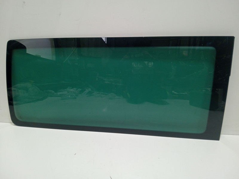 Recambio de luna trasera derecha para volkswagen transporter t5 autobús (7hb, 7hj, 7eb, 7ej) 2.5 tdi referencia OEM IAM TRANSPOR