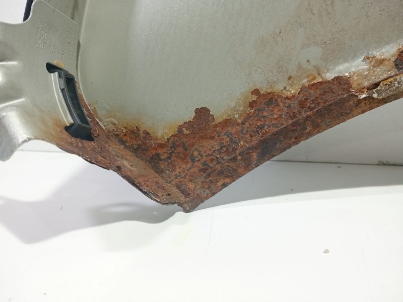 Recambio de aleta delantera derecha para volkswagen transporter t5 autobús (7hb, 7hj, 7eb, 7ej) 2.5 tdi referencia OEM IAM   