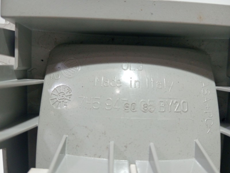 Recambio de luz interior para volkswagen transporter t5 autobús (7hb, 7hj, 7eb, 7ej) 2.5 tdi referencia OEM IAM 7H594705BY20  
