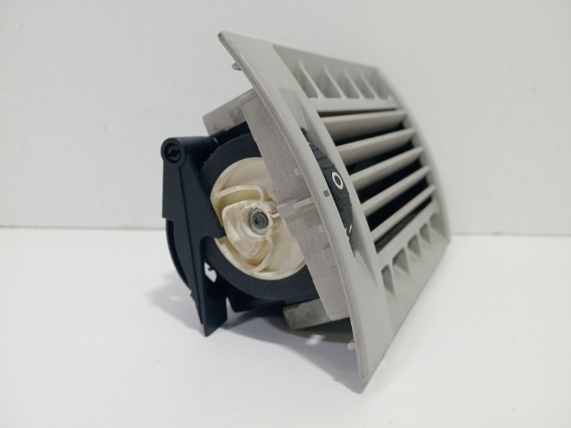 Recambio de rejilla aireadora para volkswagen transporter t5 autobús (7hb, 7hj, 7eb, 7ej) 2.5 tdi referencia OEM IAM 7H0820951  