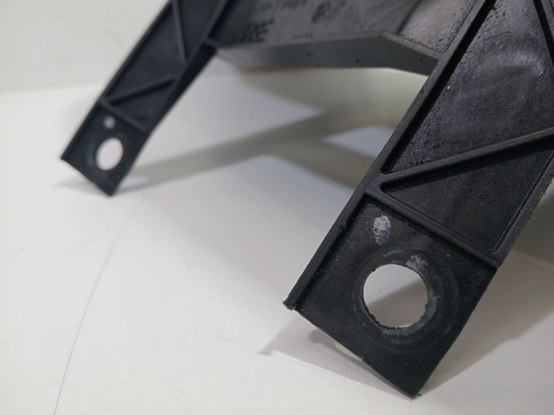 Recambio de faro derecho para volkswagen transporter t5 autobús (7hb, 7hj, 7eb, 7ej) 2.5 tdi referencia OEM IAM 1305235738  