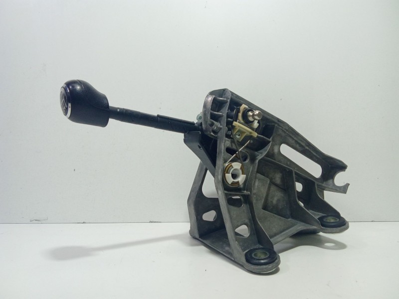 Recambio de palanca cambio para volkswagen transporter t5 autobús (7hb, 7hj, 7eb, 7ej) 2.5 tdi referencia OEM IAM 7H0711116  