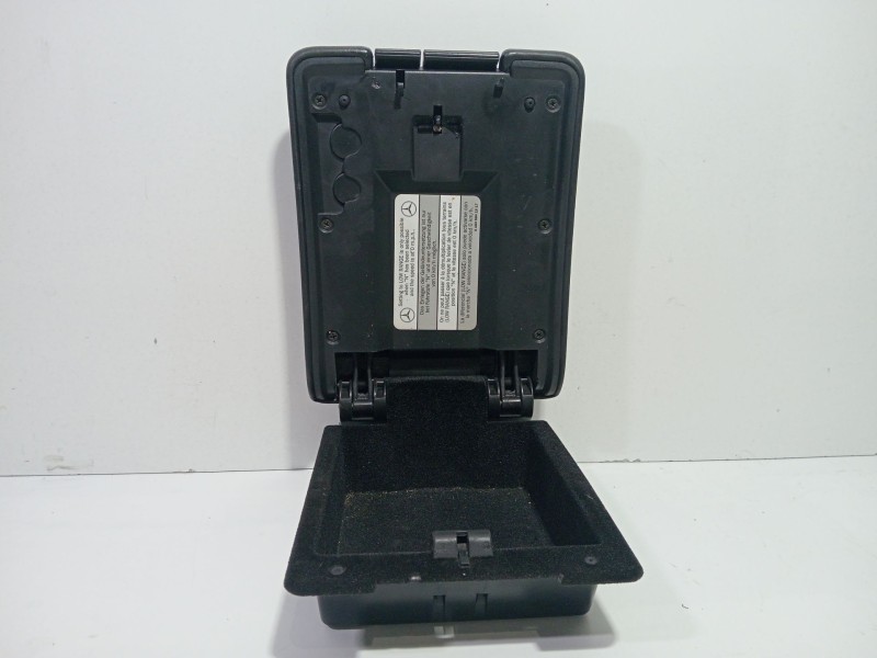 Recambio de guantera para mercedes-benz clase m (w163) ml 270 cdi (163.113) referencia OEM IAM A1635841917  