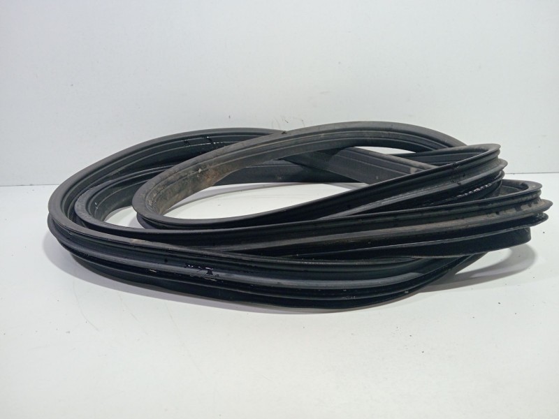 Recambio de goma contorno para mercedes-benz clase m (w163) ml 270 cdi (163.113) referencia OEM IAM OM612.963  