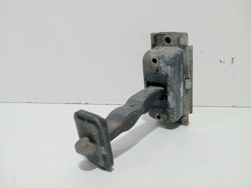 Recambio de retenida de puerta para mercedes-benz clase m (w163) ml 270 cdi (163.113) referencia OEM IAM OM612.963  