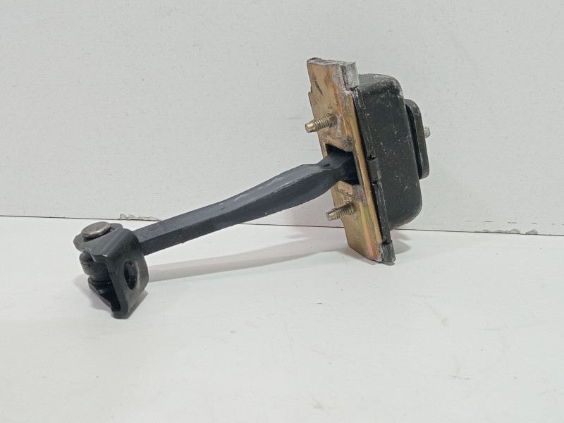 Recambio de retenida de puerta para mercedes-benz clase m (w163) ml 270 cdi (163.113) referencia OEM IAM OM612.963  