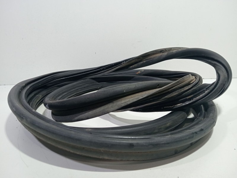 Recambio de goma contorno para mercedes-benz clase m (w163) ml 270 cdi (163.113) referencia OEM IAM OM612.963  