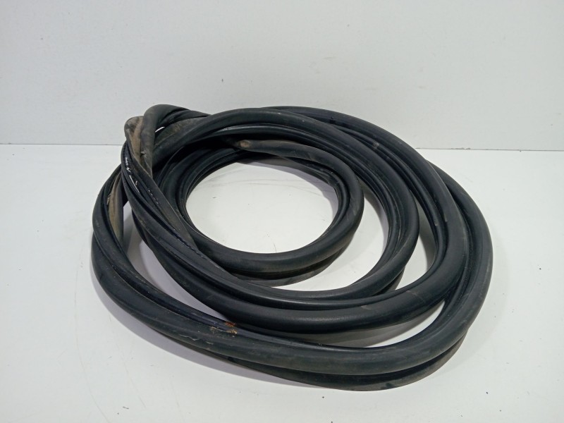 Recambio de goma contorno para mercedes-benz clase m (w163) ml 270 cdi (163.113) referencia OEM IAM OM612.963  