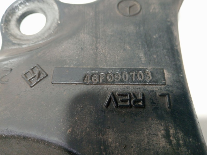 Recambio de brazo suspension superior trasero izquierdo para mercedes-benz clase m (w163) ml 270 cdi (163.113) referencia OEM IA