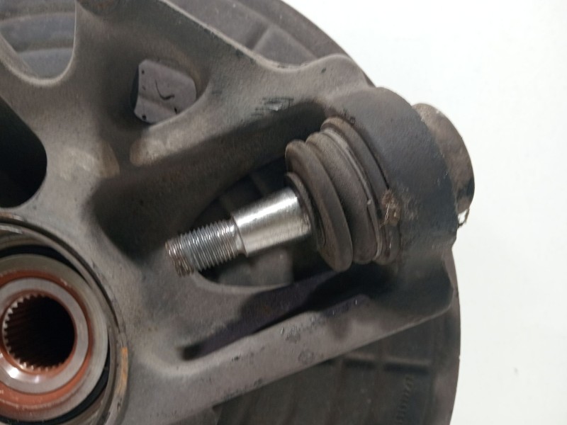 Recambio de mangueta delantera derecha para mercedes-benz clase m (w163) ml 270 cdi (163.113) referencia OEM IAM ZF445361058  