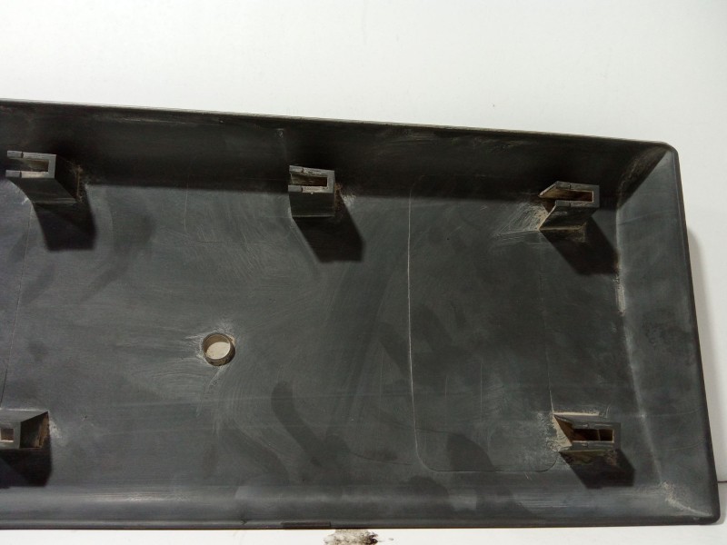 Recambio de molduras traseras para nissan primastar autobús (x83) dci 100 referencia OEM IAM 8200036093G  