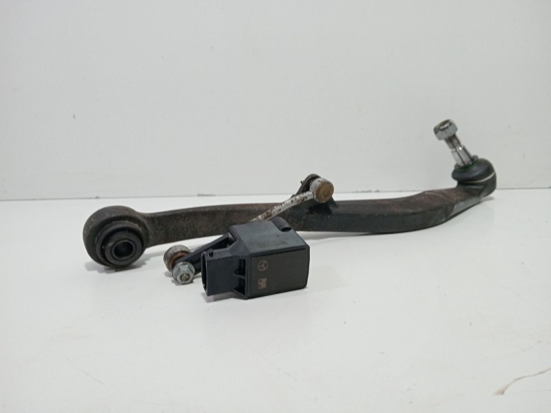 Recambio de brazo suspension superior trasero derecho para mercedes-benz clase m (w163) ml 270 cdi (163.113) referencia OEM IAM 