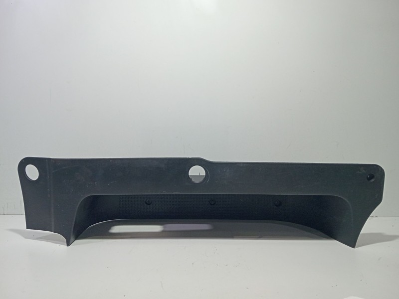 Recambio de moldura para nissan primastar autobús (x83) dci 100 referencia OEM IAM 7700312817  