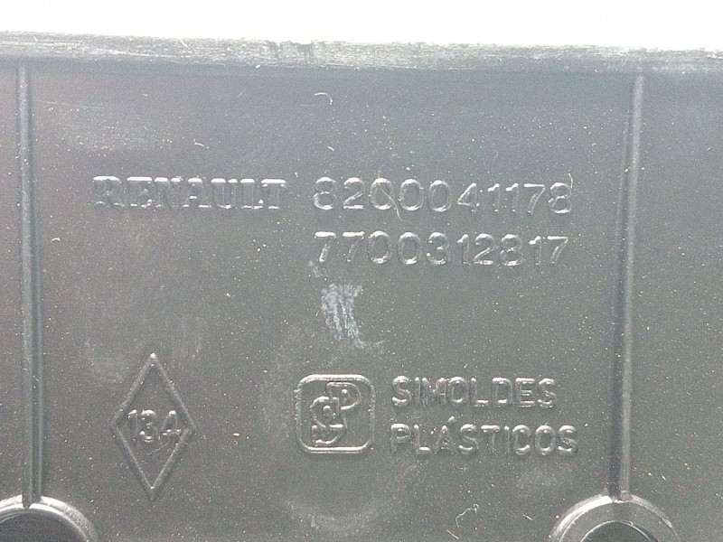 Recambio de moldura para nissan primastar autobús (x83) dci 100 referencia OEM IAM 7700312817  