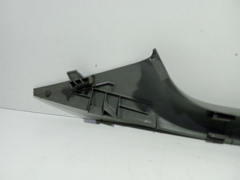 Recambio de moldura para nissan primastar autobús (x83) dci 100 referencia OEM IAM 8200031570  