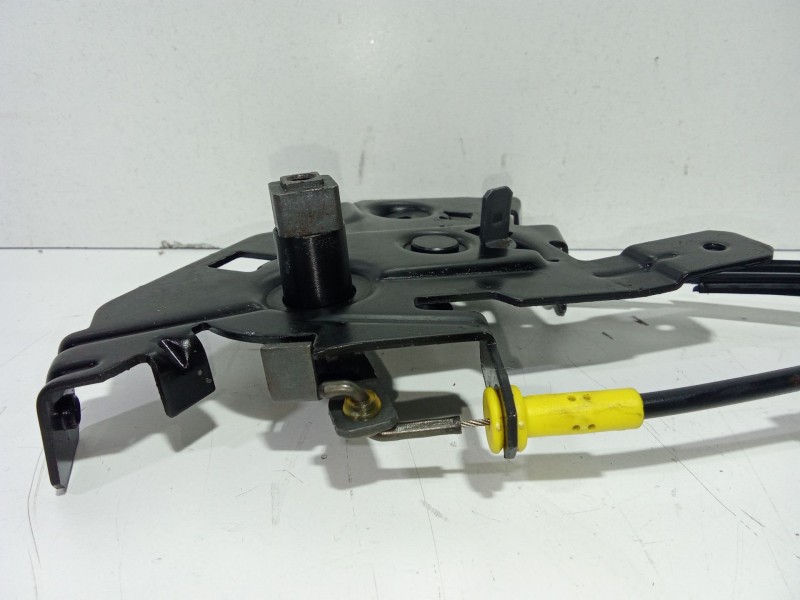 Recambio de cerradura puerta trasera derecha para nissan primastar autobús (x83) dci 100 referencia OEM IAM 8200004828  