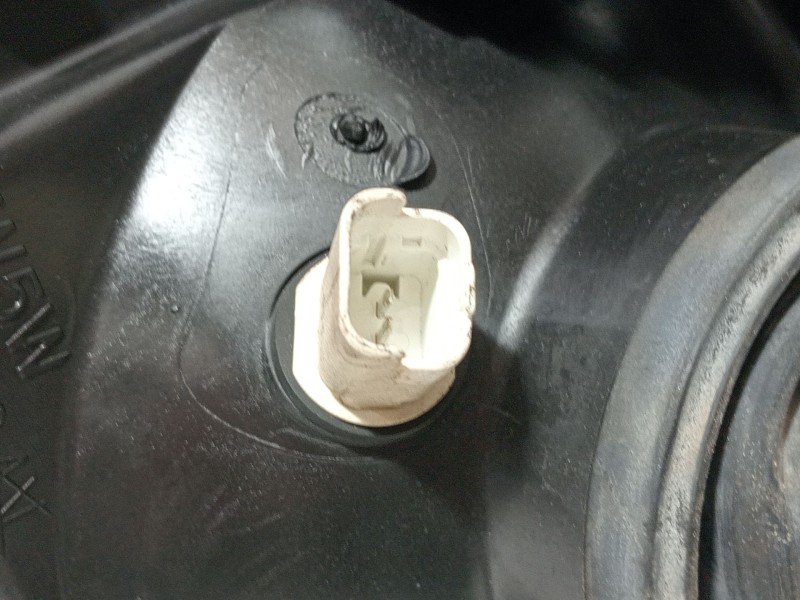 Recambio de faro derecho para citroën xsara picasso 2.0 hdi exclusive referencia OEM IAM 89310189  
