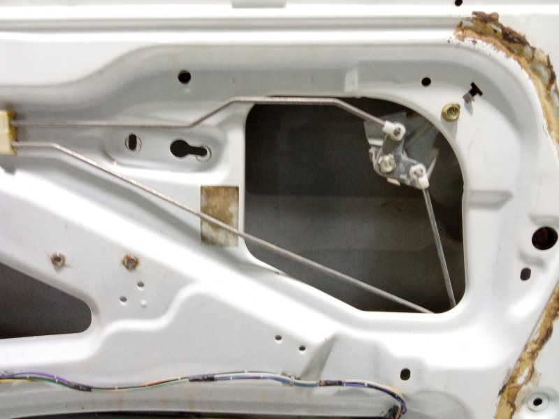 Recambio de puerta delantera derecha para nissan terrano/terrano.ii (r20) comfort referencia OEM IAM   