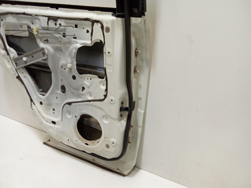 Recambio de puerta trasera izquierda para nissan x-trail (t30) comfort referencia OEM IAM H21018H7MM  