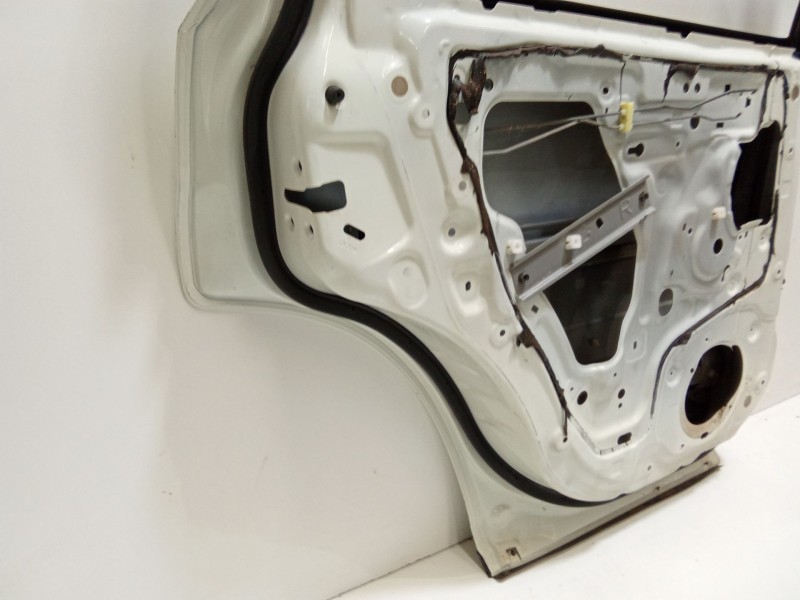 Recambio de puerta trasera izquierda para nissan x-trail (t30) comfort referencia OEM IAM H21018H7MM  